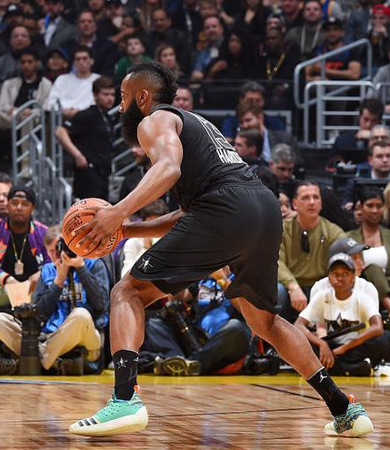 莱利仅一招隔山打牛！奥尼尔败下阵来还是太年轻了！