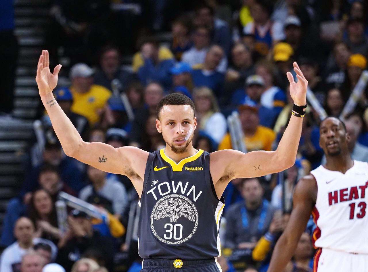 莱利仅一招隔山打牛！奥尼尔败下阵来还是太年轻了！