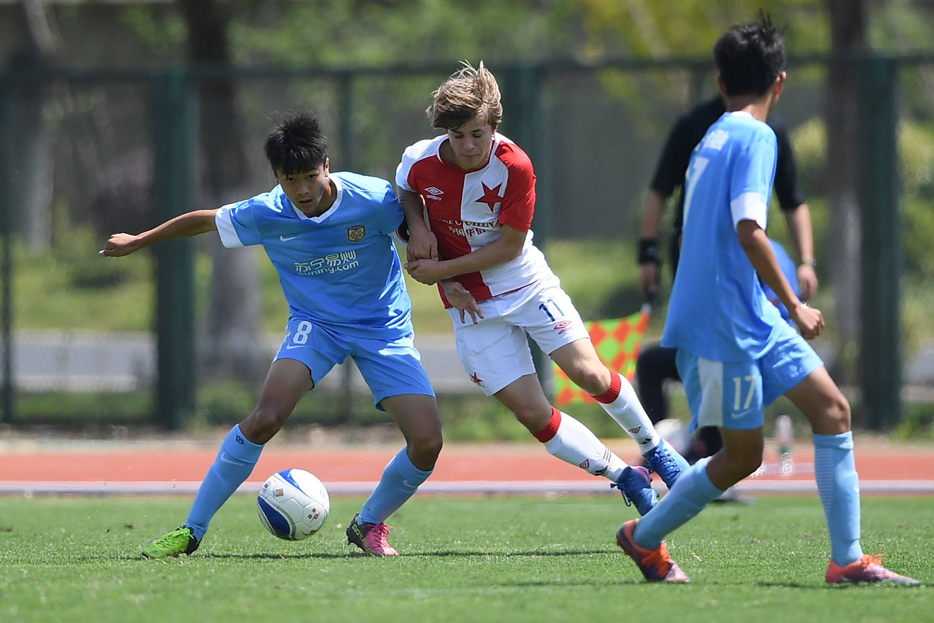 拖后中场卡 拖后中场卡