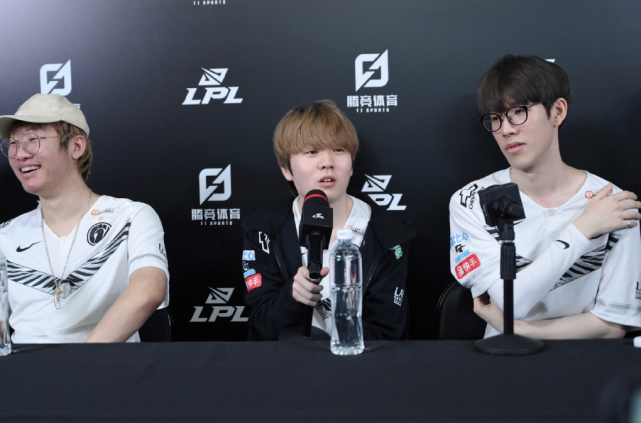 让防守者难 让防守者难